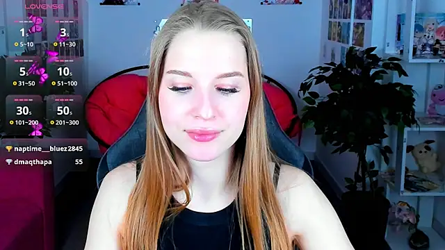 Snapshot of CuteMousee chatting on January 2, 10:55 pm CuteMousee online show from January 2, 10:55 pm