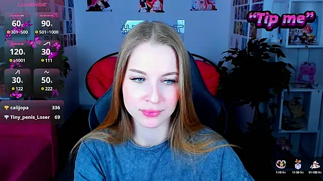 Snapshot of CuteMousee chatting on January 4, 8:49 am CuteMousee online show from January 4, 8:49 am