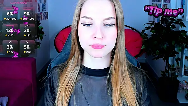 Snapshot of CuteMousee chatting on January 5, 11:48 am CuteMousee online show from January 5, 11:48 am