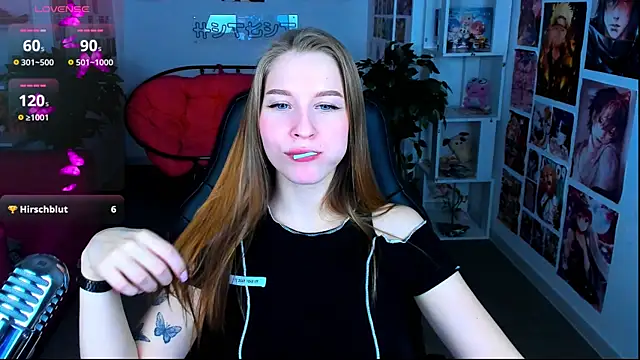 Snapshot of CuteMousee chatting on February 4, 2:32 pm CuteMousee online show from February 4, 2:32 pm