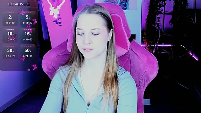 CuteMousee online show from October 6, 5:27 am