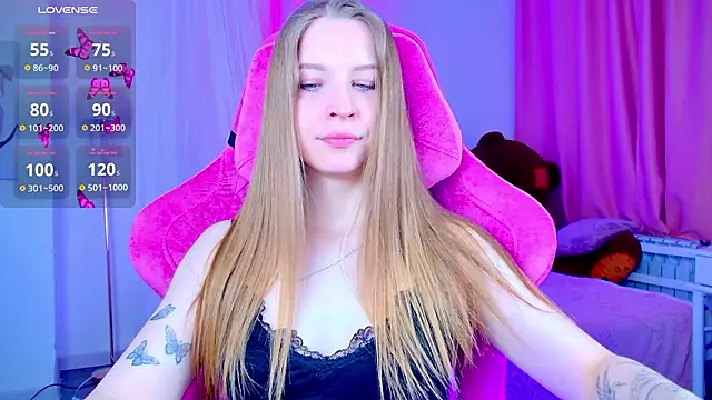 CuteMousee online show from March 26, 8:20 am