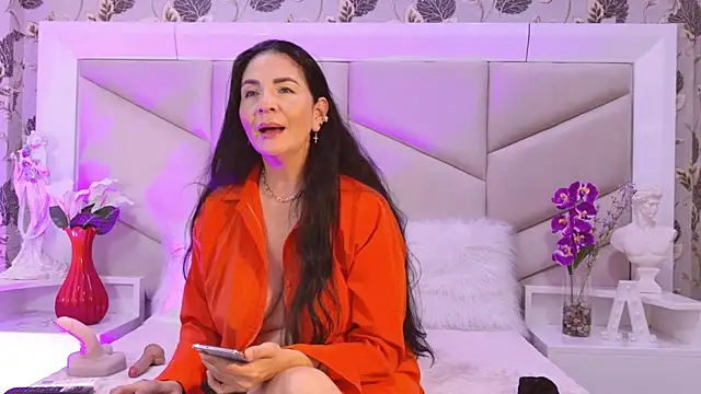 AlizonMoreti online show from February 7, 1:15 pm