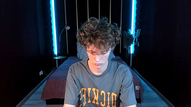 LukeSweet online show from July 8, 4:22 pm