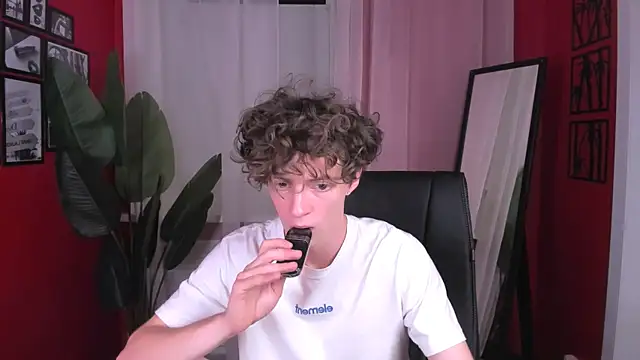 LukeSweet online show from July 29, 2:59 pm