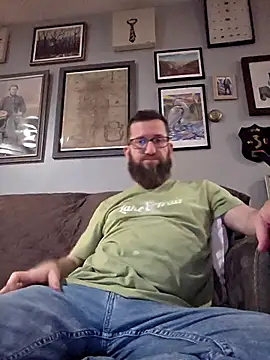 Snapshot of Icebearsticlese chatting on April 1, 4:57 am Icebearsticlese online show from April 1, 4:57 am