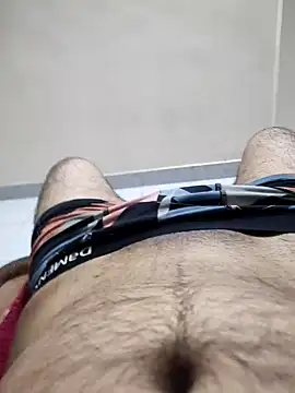 Snapshot of virginat32 chatting on December 3, 2:58 am virginat32 online show from December 3, 2:58 am