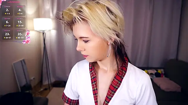 Snapshot of EngelAlman chatting on October 2, 6:09 am EngelAlman online show from October 2, 6:09 am