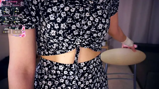 Snapshot of EngelAlman chatting on October 3, 6:10 am EngelAlman online show from October 3, 6:10 am