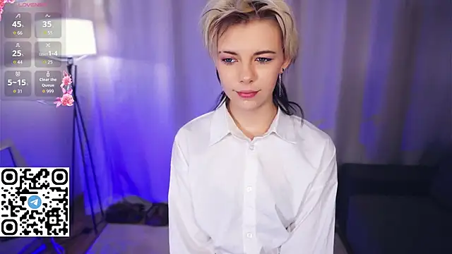 Snapshot of EngelAlman chatting on October 4, 6:11 am EngelAlman online show from October 4, 6:11 am