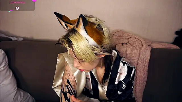 Snapshot of EngelAlman chatting on October 18, 6:26 am EngelAlman online show from October 18, 6:26 am