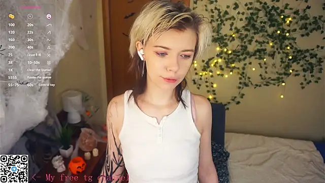 Snapshot of EngelAlman chatting on November 4, 6:01 am EngelAlman online show from November 4, 6:01 am