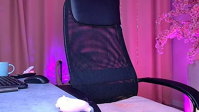 TinaDavil online show from February 18, 9:27 am