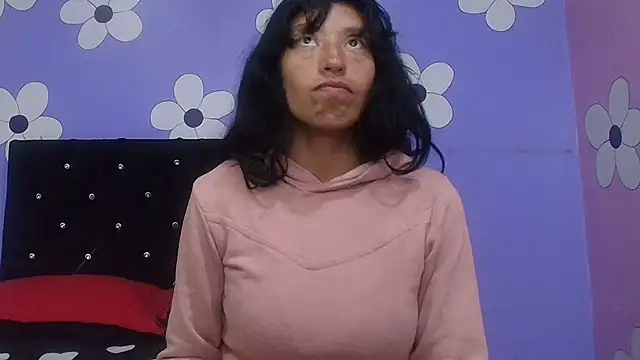 Snapshot of karolinee_66_ chatting on March 4, 4:18 am karolinee 66 online show from March 4, 4:18 am