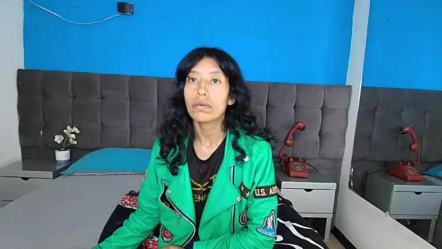 Snapshot of karolinee_66_ chatting on March 29, 4:12 am karolinee 66 online show from March 29, 4:12 am