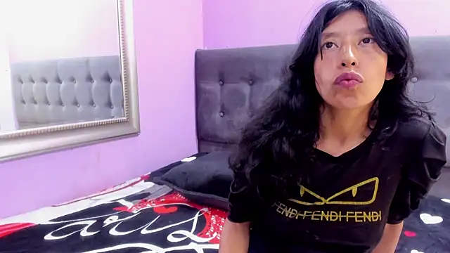 karolinee 66  online show from July 11, 4:26 am