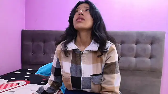 karolinee 66  online show from July 12, 4:14 am
