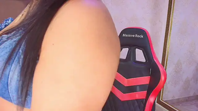 Snapshot of ZoehRoux chatting on January 23, 3:58 am ZoehRoux online show from January 23, 3:58 am