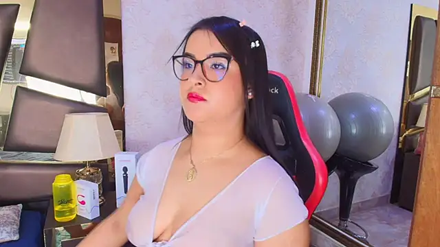 Snapshot of ZoehRoux chatting on January 24, 7:41 am ZoehRoux online show from January 24, 7:41 am