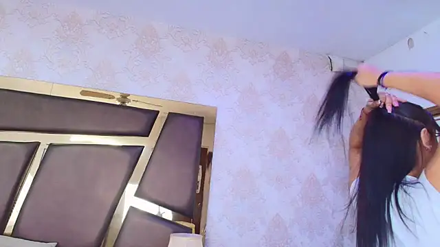 Snapshot of ZoehRoux chatting on January 29, 10:27 am ZoehRoux online show from January 29, 10:27 am