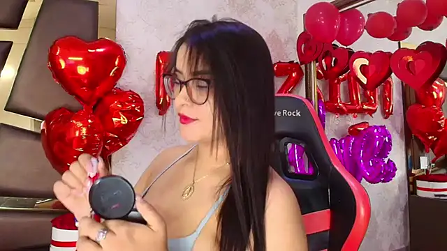 Snapshot of ZoehRoux chatting on February 16, 4:31 am ZoehRoux online show from February 16, 4:31 am