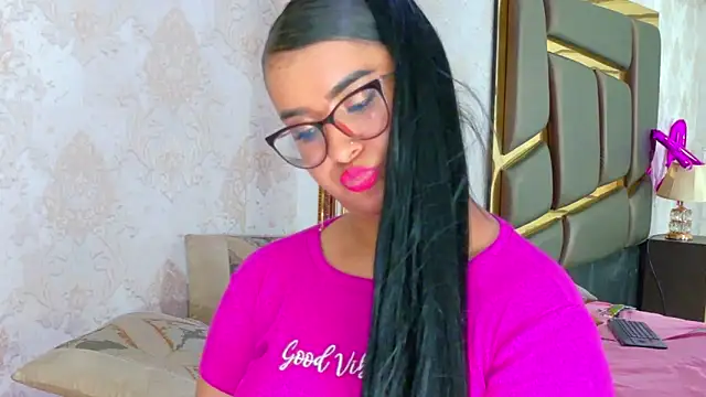 Snapshot of ZoehRoux chatting on March 20, 10:54 am ZoehRoux online show from March 20, 10:54 am