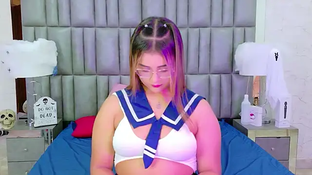 Snapshot of ZoehRoux chatting on October 29, 4:26 am ZoehRoux online show from October 29, 4:26 am