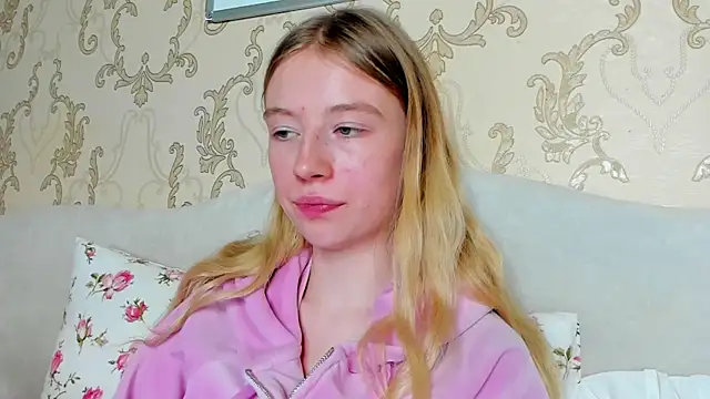 minidivaa  online show from December 13, 1:59 am