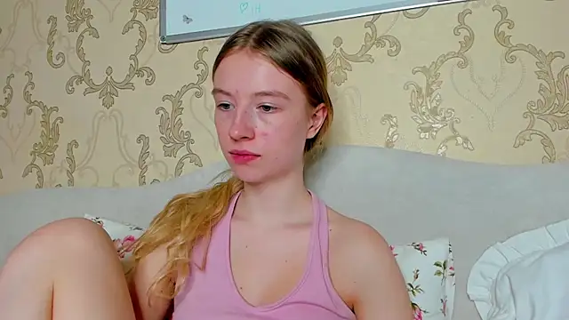 minidivaa  online show from December 13, 5:49 am