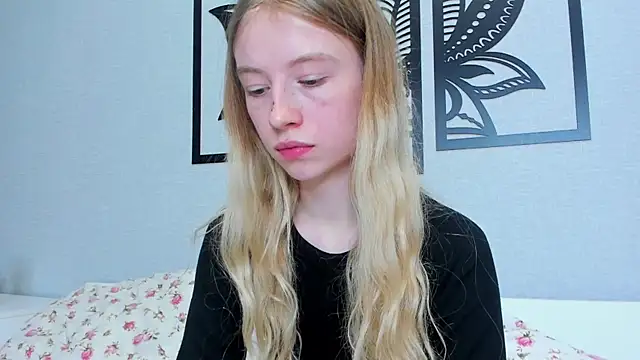 minidivaa  online show from February 8, 5:29 pm