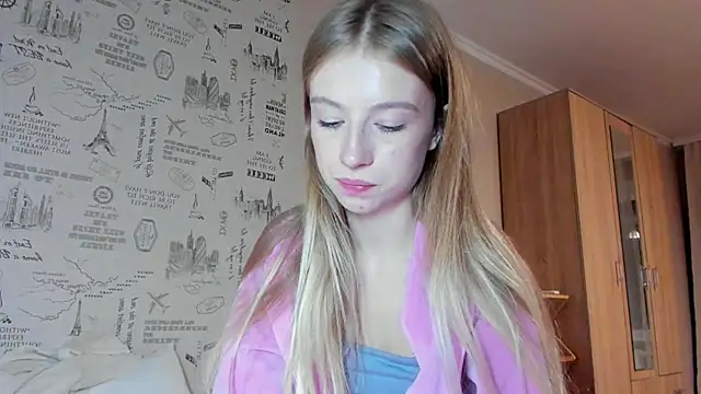 minidivaa  online show from October 13, 7:03 pm