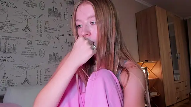 minidivaa  online show from October 25, 8:58 pm