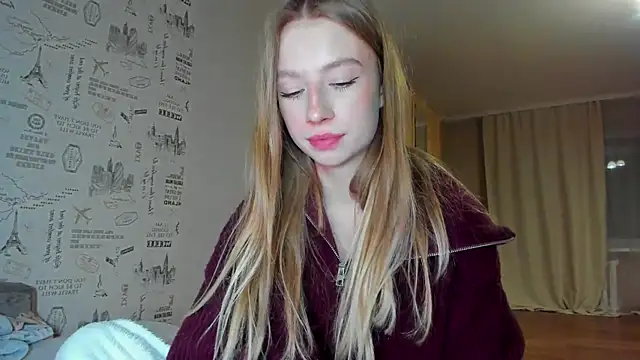 minidivaa  online show from December 14, 8:35 pm