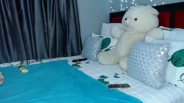 Snapshot of MissBigNipples chatting on January 26, 8:46 am MissBigNipples online show from January 26, 8:46 am