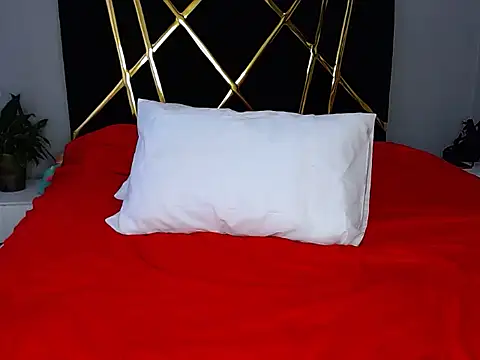 Snapshot of MissBigNipples chatting on October 3, 4:53 am MissBigNipples online show from October 3, 4:53 am