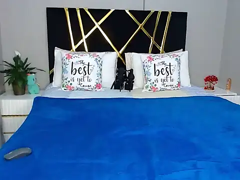 Snapshot of MissBigNipples chatting on October 5, 10:29 pm MissBigNipples online show from October 5, 10:29 pm