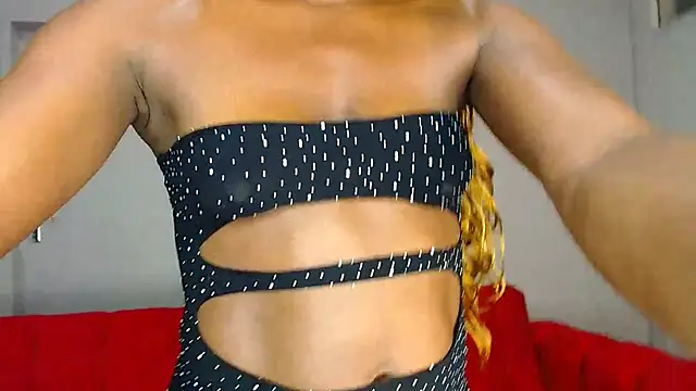 Snapshot of MissBigNipples chatting on October 29, 3:31 am MissBigNipples online show from October 29, 3:31 am