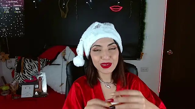 Carolaine69  online show from December 10, 2:06 pm