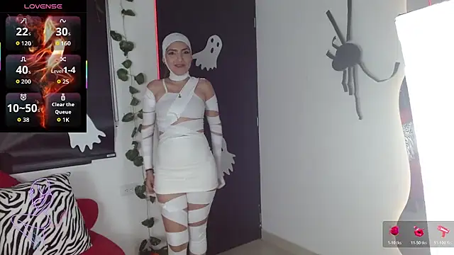 Snapshot of Carolaine69_ chatting on October 29, 1:57 pm Carolaine69  online show from October 29, 1:57 pm