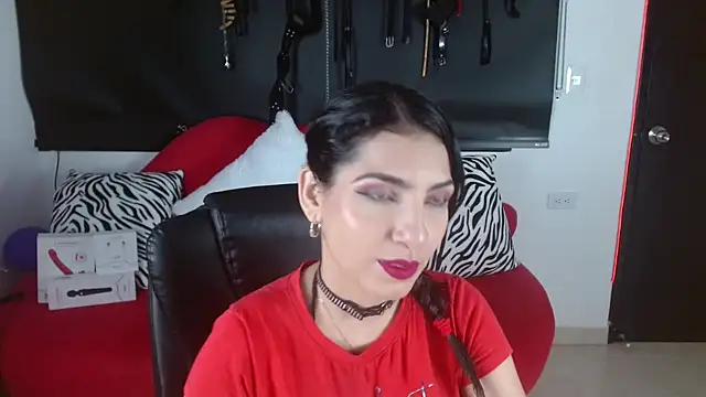 Carolaine69  online show from November 8, 1:44 pm