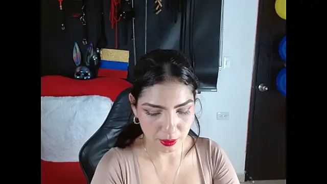 Carolaine69  online show from June 24, 2:16 pm