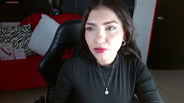 Carolaine69  online show from July 25, 1:19 pm