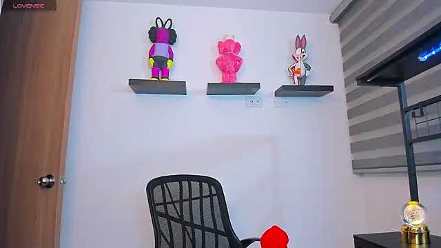 Gangster Girl online show from February 10, 11:09 pm