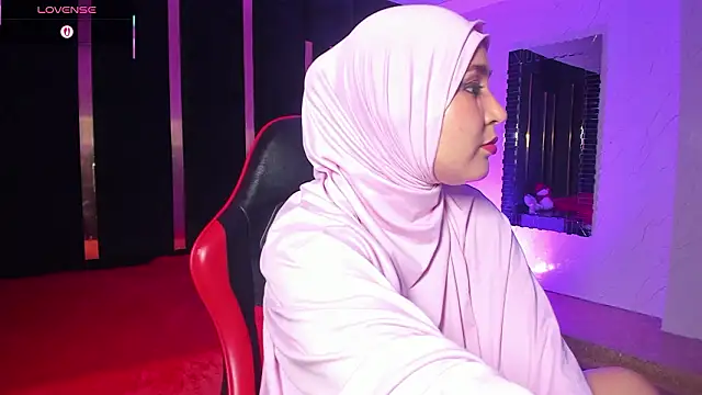 Snapshot of SamiQuest chatting on March 26, 4:18 am SamiQuest online show from March 26, 4:18 am