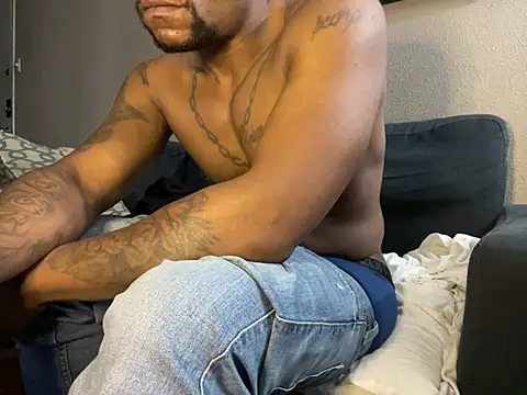 Snapshot of SexxyreddMale chatting on December 28, 11:41 am SexxyreddMale online show from December 28, 11:41 am