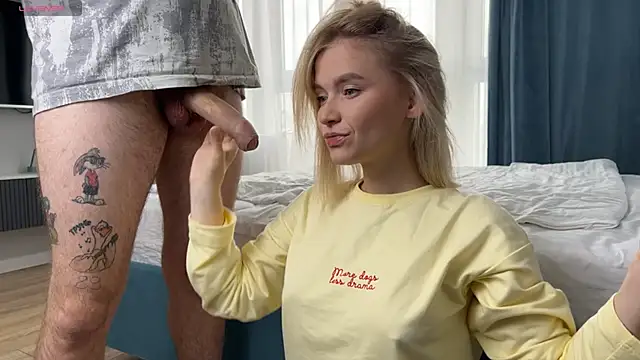 Adelovenick online show from October 12, 7:51 am