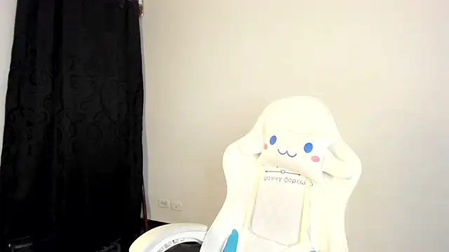 Snapshot of meganthompsonn22 chatting on April 9, 9:58 am meganthompsonn22 online show from April 9, 9:58 am