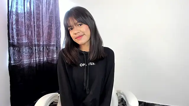 Snapshot of meganthompsonn22 chatting on April 20, 1:25 pm meganthompsonn22 online show from April 20, 1:25 pm