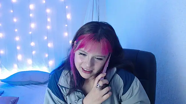 mixie cute online show from December 12, 10:52 pm