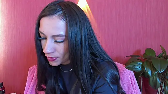 EmiGomez  online show from January 31, 7:11 pm